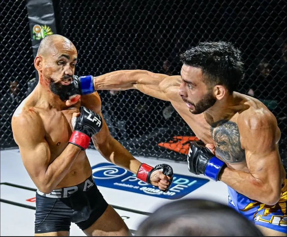 Plena landing a strike